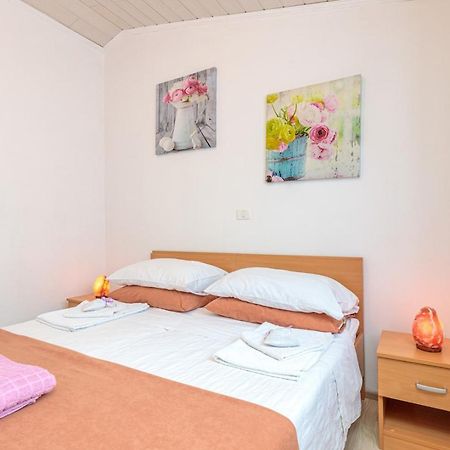 Apartments Sveti Leonard Oprtalj Eksteriør billede