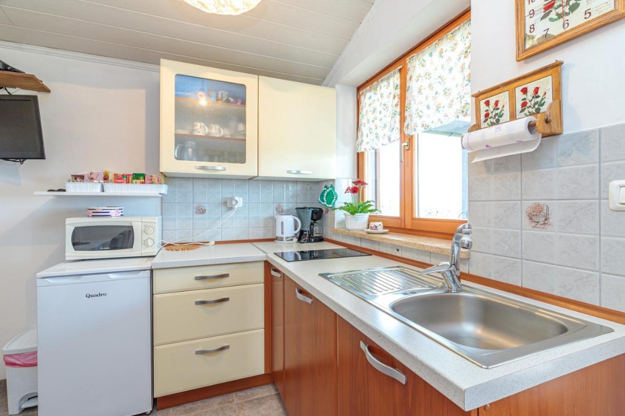 Apartments Sveti Leonard Oprtalj Eksteriør billede