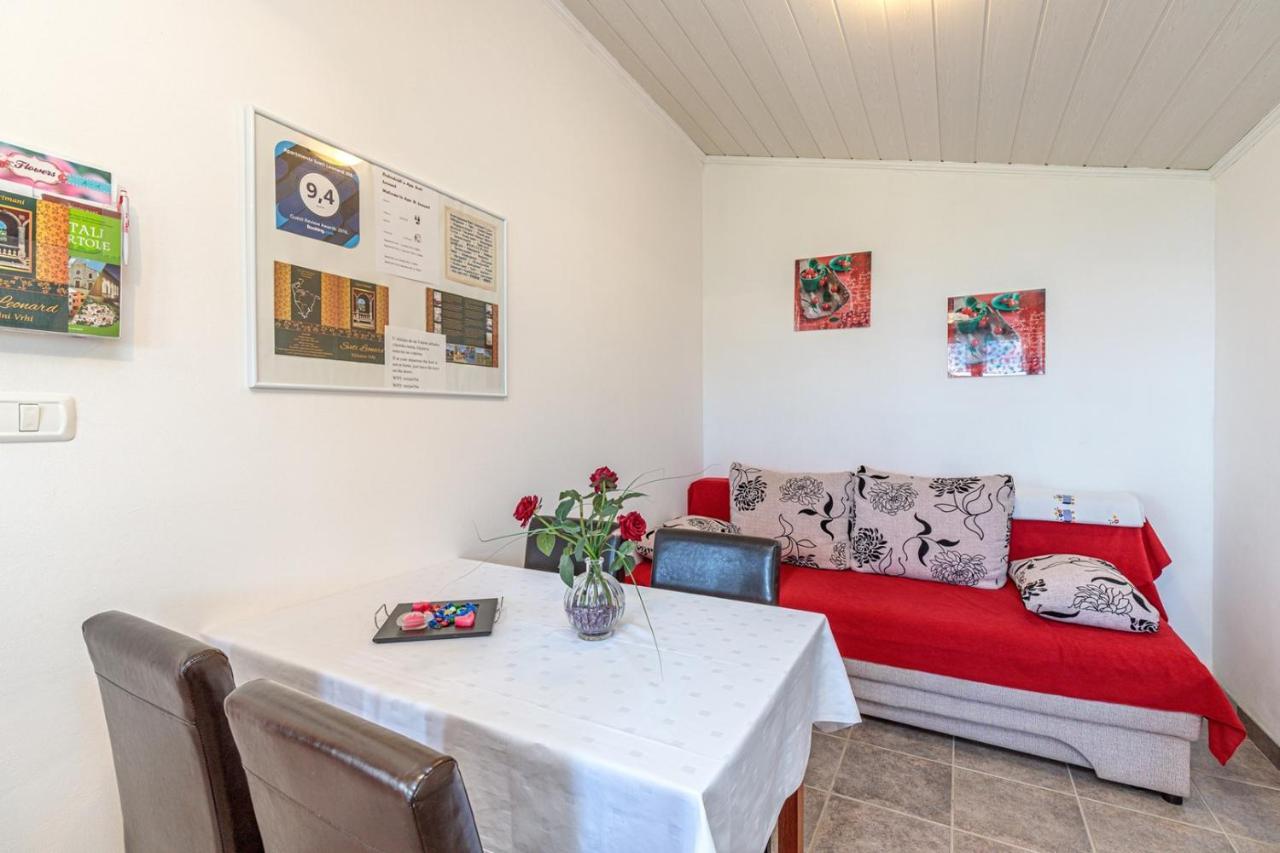 Apartments Sveti Leonard Oprtalj Eksteriør billede