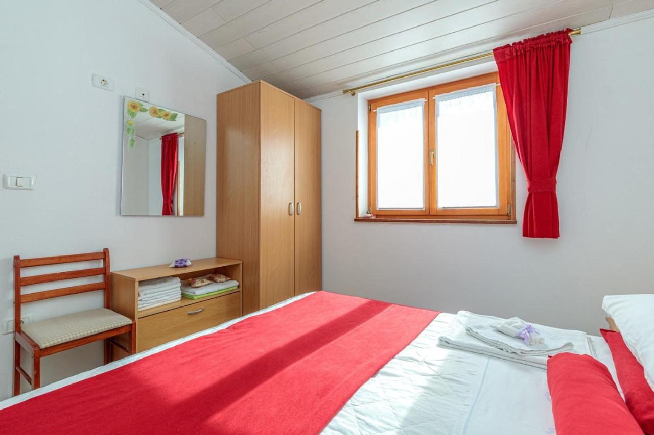 Apartments Sveti Leonard Oprtalj Eksteriør billede