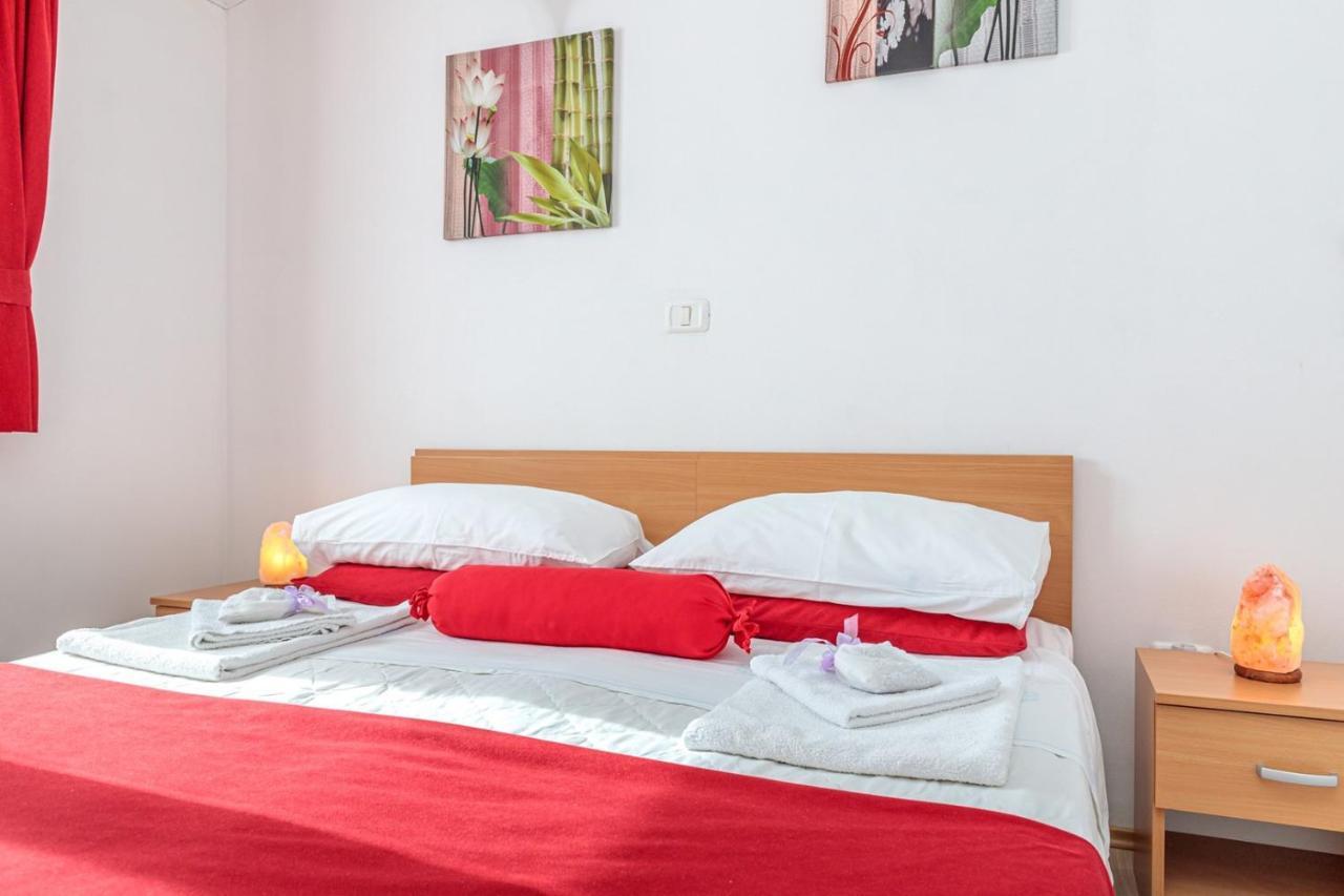 Apartments Sveti Leonard Oprtalj Eksteriør billede