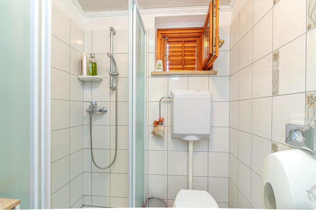 Apartments Sveti Leonard Oprtalj Eksteriør billede